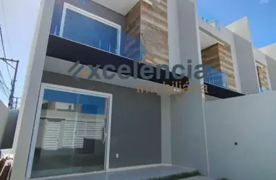 Casa triplex com 3 suítes, 150m2, nova, em stella maris!