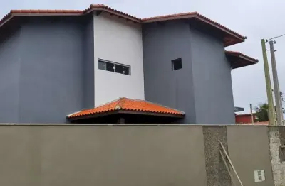 Casa  sobreposta ,lado praia,  em fase de acabamento