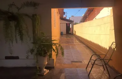 Casa com 3 quartos à venda na Rua Raimundo Romanelli, 195, Parque dos Timburis, São Carlos