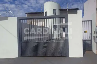 Casa aconchegante com 3 dormitórios, 2 garagens e localização valorizada no jardim centenário, são carlos/sp