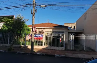 Casa com 3 quartos à venda na Avenida Mauá, Entre Ruas 1/2, 513, Centro, Araraquara