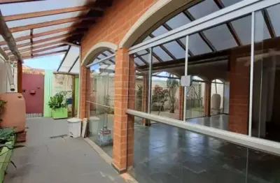 Casa com 3 quartos à venda na Rua Honduras, 347, Vila Brasília, São Carlos