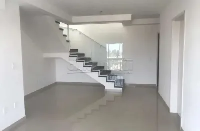 Excelente apartamento com cobertura de três quartos e suíte.