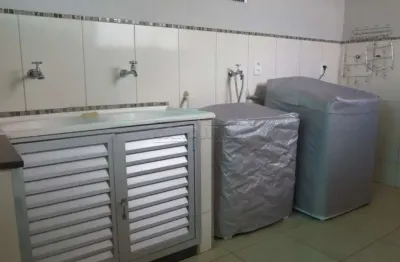 Casa com 3 quartos à venda na Rua Mauro Tomazi, 354, Residencial Itamarati, São Carlos
