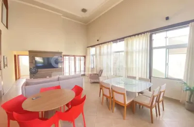 Exacelente imovel, sobrado em condominio fechado, excelente localização