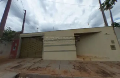 Casa com 2 quartos à venda na Avenida Rubens Alves da Silva, 135, Jardim dos Oitis, Araraquara