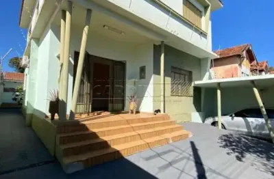 Casa de três dois um dormitório na vila prado em são carlos.