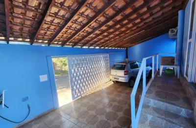 Casa com 2 quartos à venda na Avenida Rita Marques Sossai, 517, Jardim Santa Clara (Vila Xavier), Araraquara