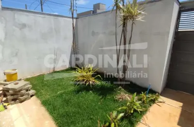 Casa nova em ótima localização no bairro arcoville.