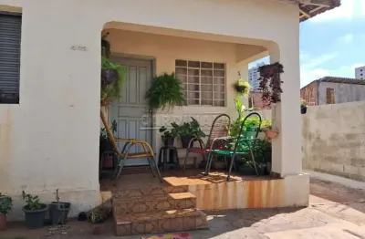 Casa com 3 quartos à venda na Avenida Antonio de Pádua Corrêa, 442, Centro, Araraquara
