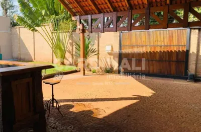 Casa com 3 quartos para alugar na Avenida Edmundo Lupo, Casa, 375, Jardim Morumbi, Araraquara