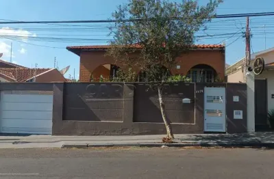 Casa com 3 quartos à venda na Rua Voluntários da Pátria, 4076, Jardim Santa Angelina, Araraquara