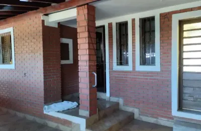 Casa à venda no jardim bandeirantes por r$280.000 - 4 quartos, 2 banheiros, 2 vagas de garagem cobertas