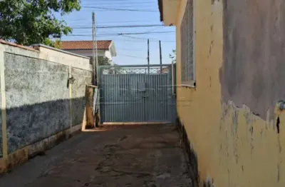 Casa com 3 quartos para alugar na Avenida Prudente De Moraes, Casa, 1371, Centro, Araraquara