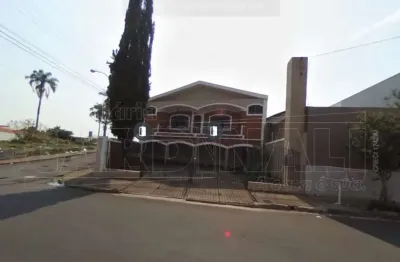 Casa com 3 dormitórios sendo 2 suítes no cidade jardim