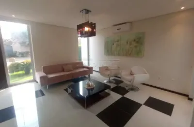 Excelente imóvel em condomínio fechado, próximo ao shopping