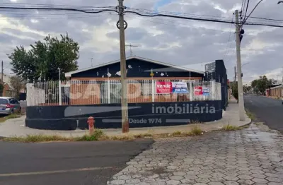 Casa com 3 quartos para alugar na Avenida Carlos Batista Magalhães, 1139, Vila Xavier (Vila Xavier), Araraquara