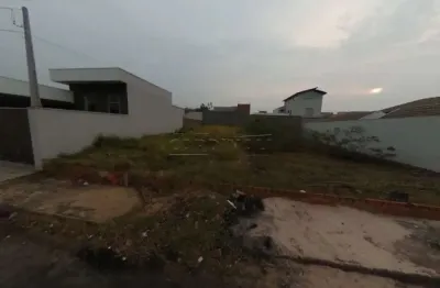 Terreno muti bem localizado e lote pronto para ser construido.