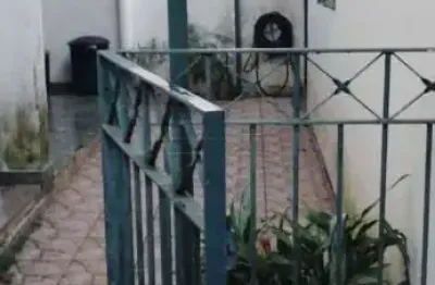 Imóvel muito bem localizada e pronta para morar num bairro que da acesso ao centro da cidade.