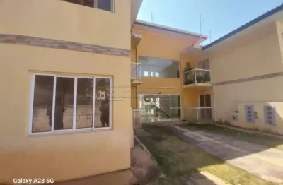 Imóvel muito bem localizado pronto pra morar, na divisa de dois maravilhosos bairro cheio de comercio.