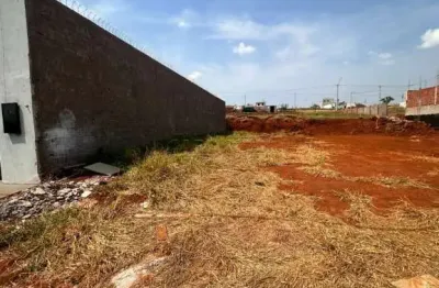Terreno muito bem localizado, pronto para ser construído o seu imóvel.