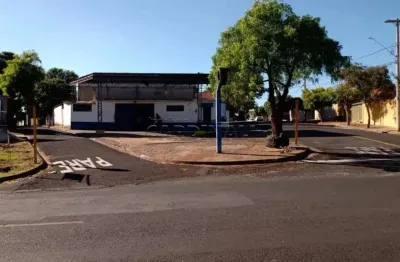 Salão comercial com ótima localização, rua de acesso mais movimentado da cidade