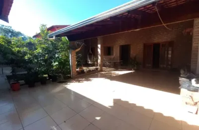 Casa com 3 quartos à venda na Rua Oziel De Camargo Lima, 85, Jardim Acapulco, São Carlos