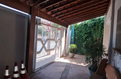 Casa com perfil comercial e residencial com localização privilegiada