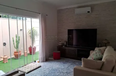 Casa totalmente reformado, ótima localização, a 5 minutos do centro da cidade