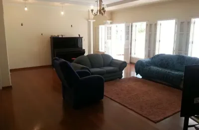 Casa sobrado de alto padrão no jardim macarengo próximo ao colégio objetivo júnior em são carlos