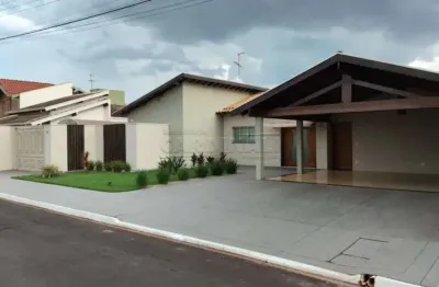 Lindíssima casa no condomínio flamboyants i em um terreno de 600 m².