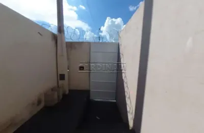 Excelente oportunidade 3 casas no mesmo terreno bem construída