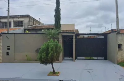 Casa com boa localização próximo escola, creche e supermercados