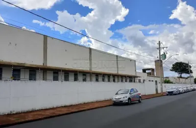 Excelente imóvel comercial, próximo a supermercados, faculdades e centro da cidade