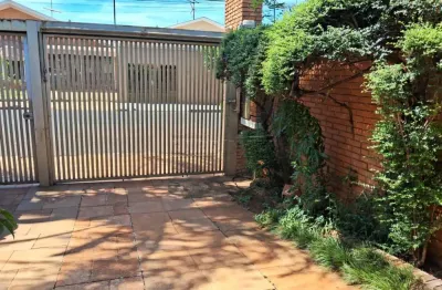 Casa com ótima localização, a 5 minutos do centro da cidade, casa com ótima infraestrutura