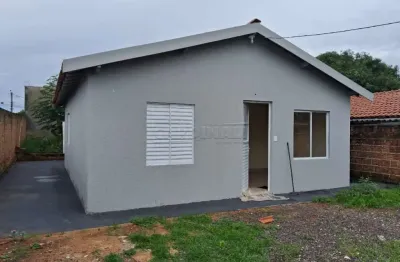 Casa com ótima localização, próximo de mercados e serviços essenciais