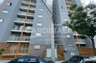 Lindo apartamento com móveis planejados em ótimo condomínio