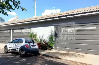 Casa com 4 quartos à venda na Avenida Cássio De Carvalho, Casa, 30, Vila João Godói, Araraquara