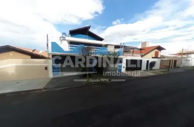 Imóvel com três pavimentos em uma localização do bairro santa marta maravilhosa.