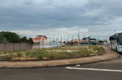 Terreno localizado no bairro jardim embare, plano e pronto para construir.