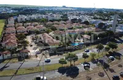 Condomínio seguro, com portaria 24 horas, com lazer completo, e pertinho do shopping iguatemi.