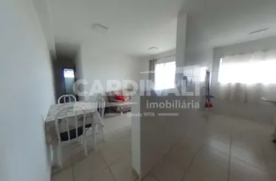 Apartamento mobiliado em ótimo condomínio com boa localização