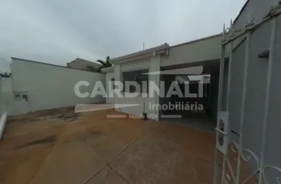 Casa com 3 quartos para alugar na Avenida Bandeirantes, Casa, 167, Centro, Araraquara