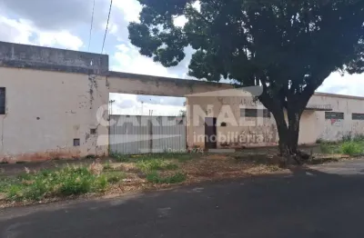 Área ampla com ótima localização, a 5 minutos do centro da cidade.