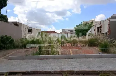 Terreno à venda na Rua Itália, Próximo A Avenida Barroso, Centro, Araraquara