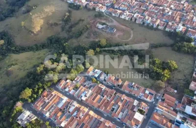 Área grande muito bem localizada com bairro jardim belvedere.