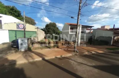 Terreno localizado no bairro recreio dos bandeirantes plano e pronto para ser construido.