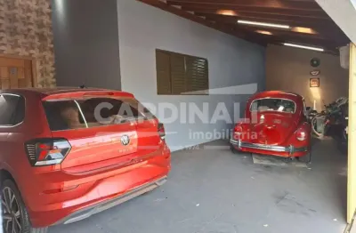 Casa com boa localização próximo escola, supermercados e comércio.