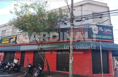 Salão comercial com localização espetacular, parte superior casa grande com 04 dormitórios.