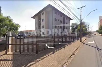 Apartamento muito bem localizado paralela com a avenida são carlos bem pertinho do supermercado jaú serve.